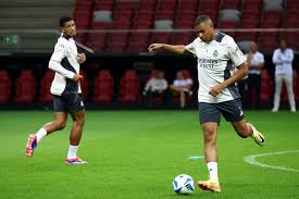 包括正确的 包括正确的